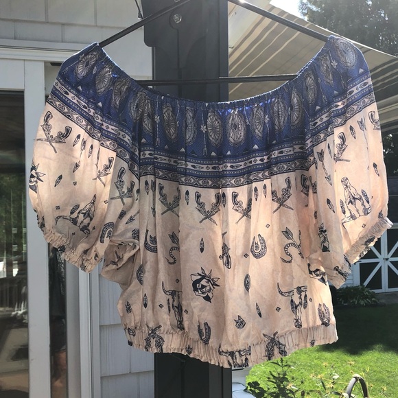 ❤️ Spell Coyote off the shoulder crop top ❤️ - Picture 2 of 8